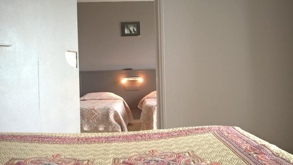 Riv'Hotel Maleville Zimmer foto